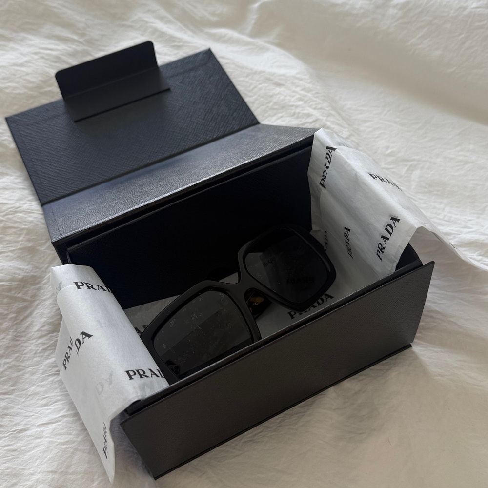 Prada Sunglasses 🕶️